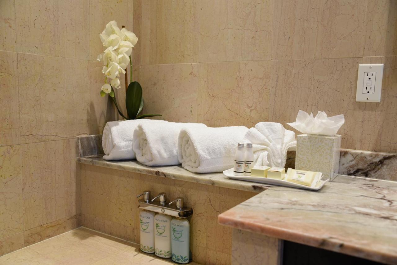 Princess Heights Luxury Condo Hotel Oyster Pond Bagian luar foto